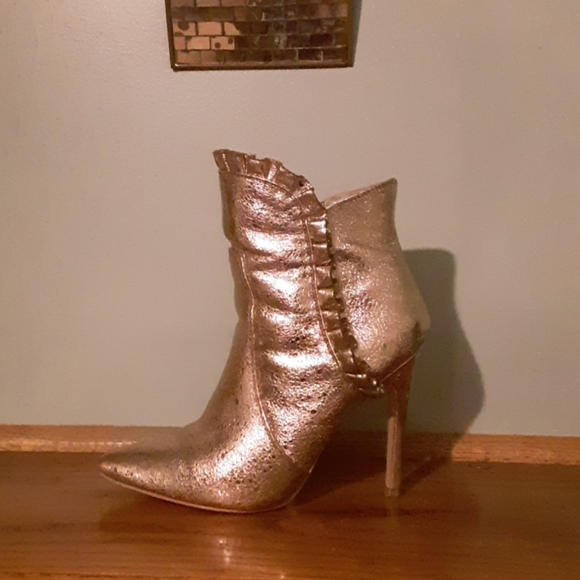 Stunning Ankle Boots - Picture 2 of 2